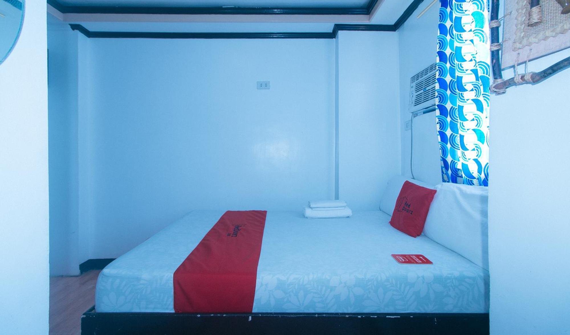 Hotel RedDoorz @ Real Street Tacloban Zewnętrze zdjęcie