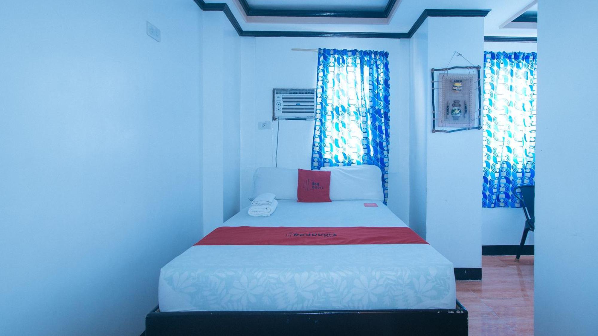 Hotel RedDoorz @ Real Street Tacloban Zewnętrze zdjęcie