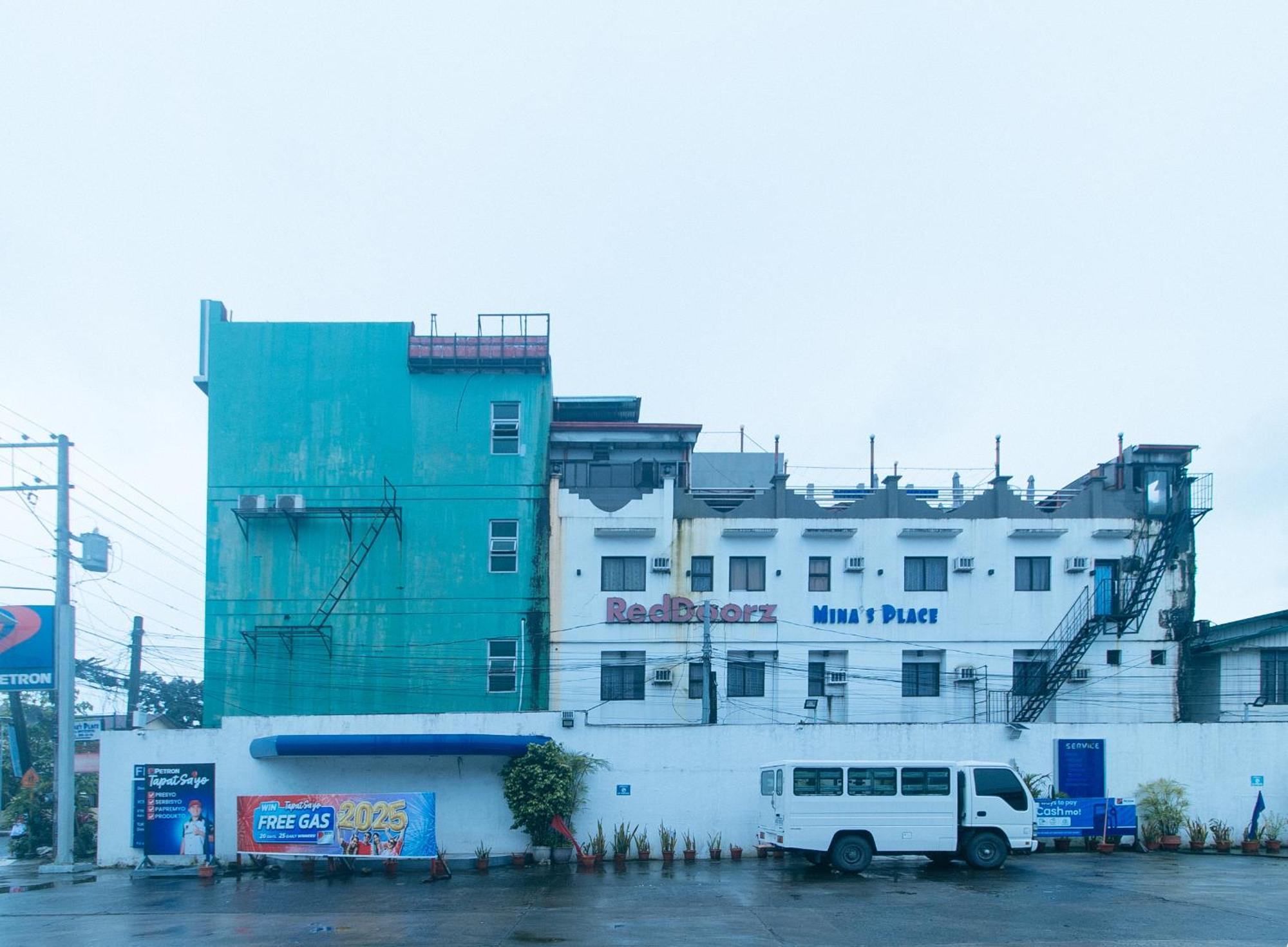 Hotel RedDoorz @ Real Street Tacloban Zewnętrze zdjęcie